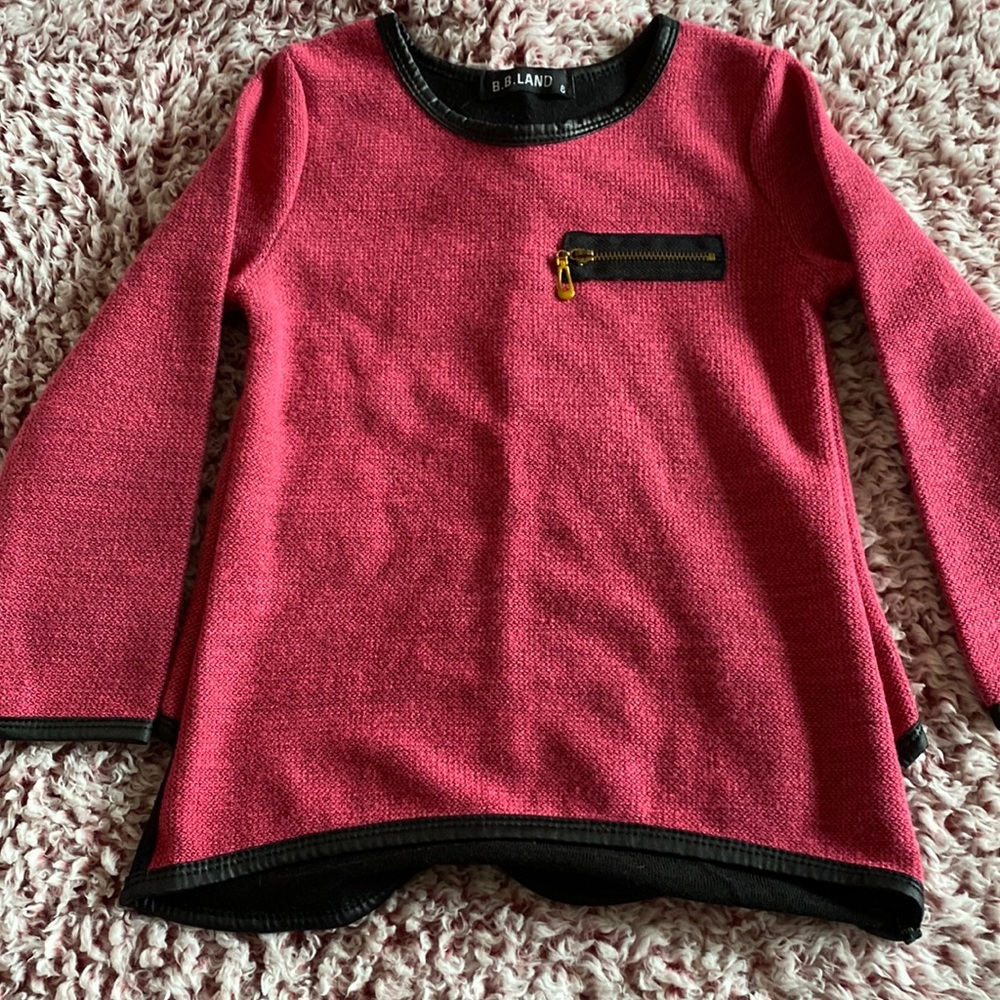 BB land sweater
